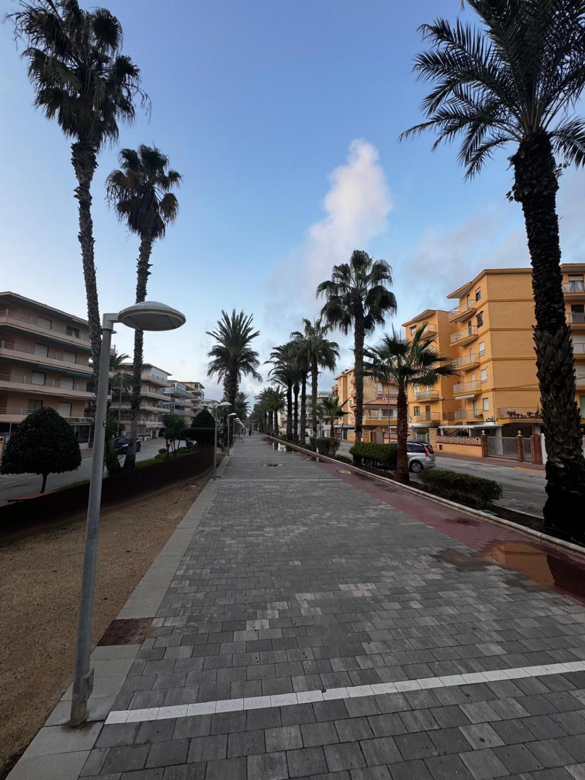 Apartamento Entero Primera Linea De Playa, Pet Friendly Tavernes de Valldigna Exterior foto